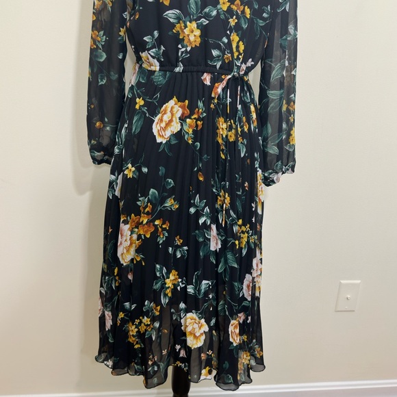 Indigo Rose | Woman BIack Chiffon Floral A-Line Pleated Flowy Lined Maxi - Picture 5 of 7